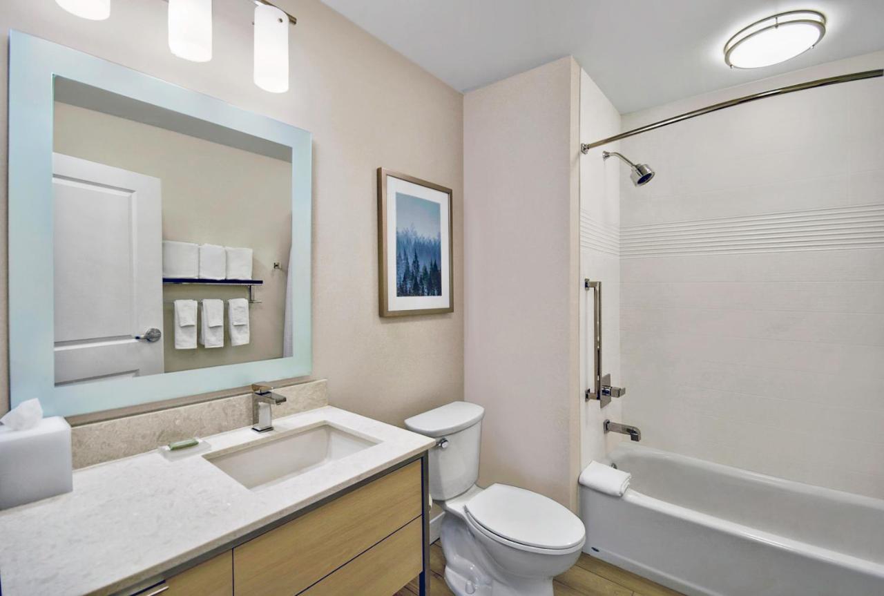 Queen Suite