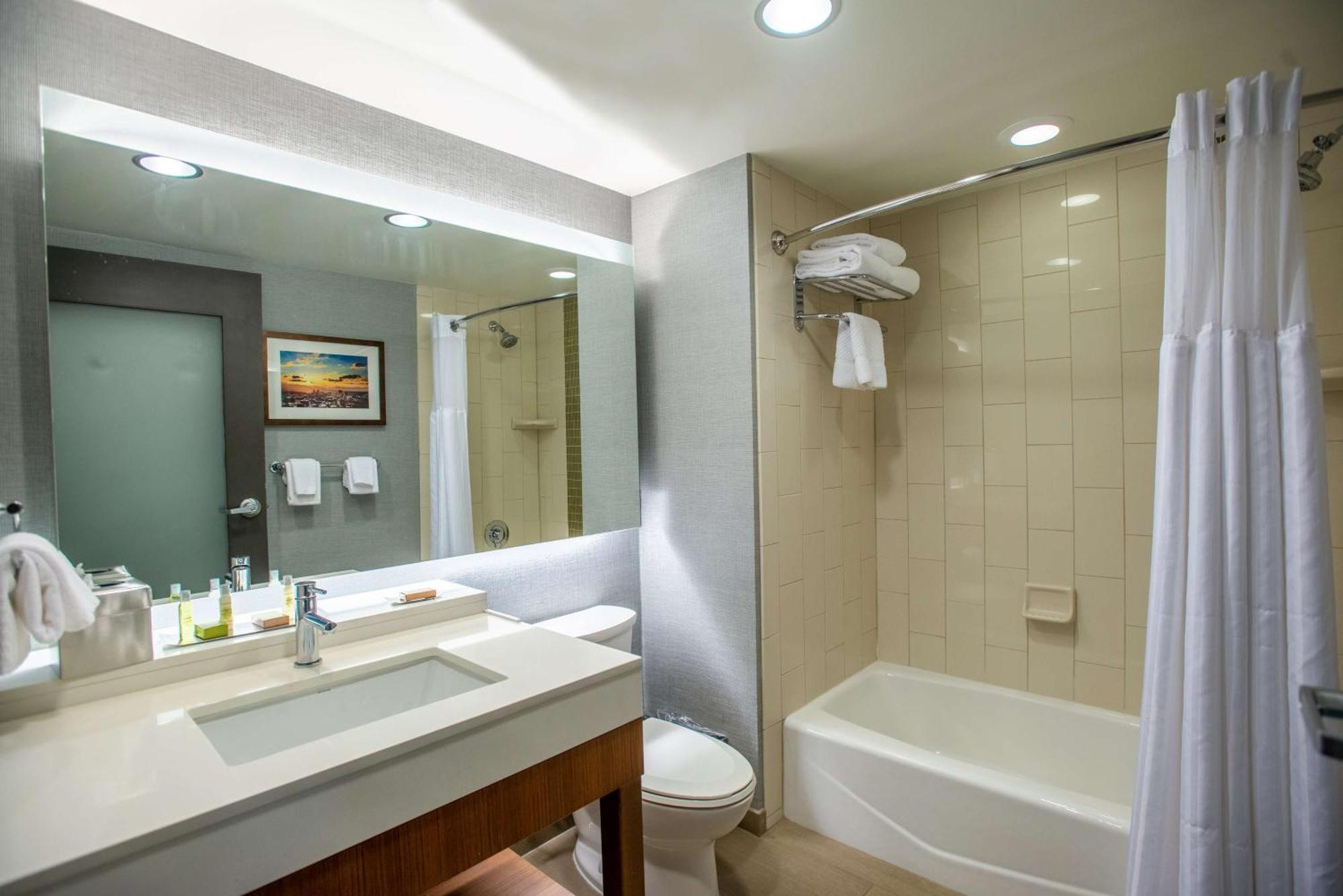 Queen Room with Two Queen Beds,1545444013:JPEG