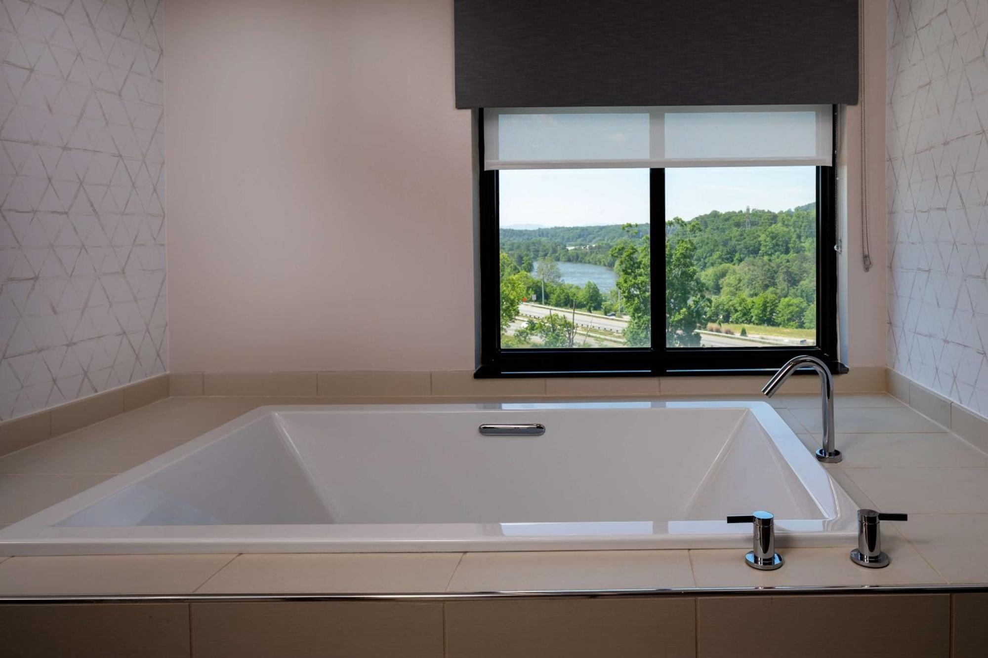 One-Bedroom King Suite Garden View