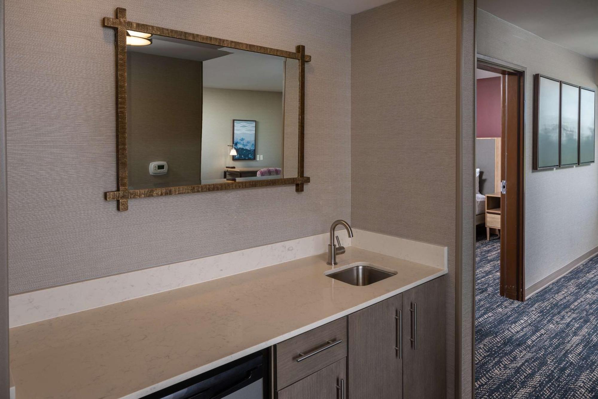 One-Bedroom King Suite Garden View