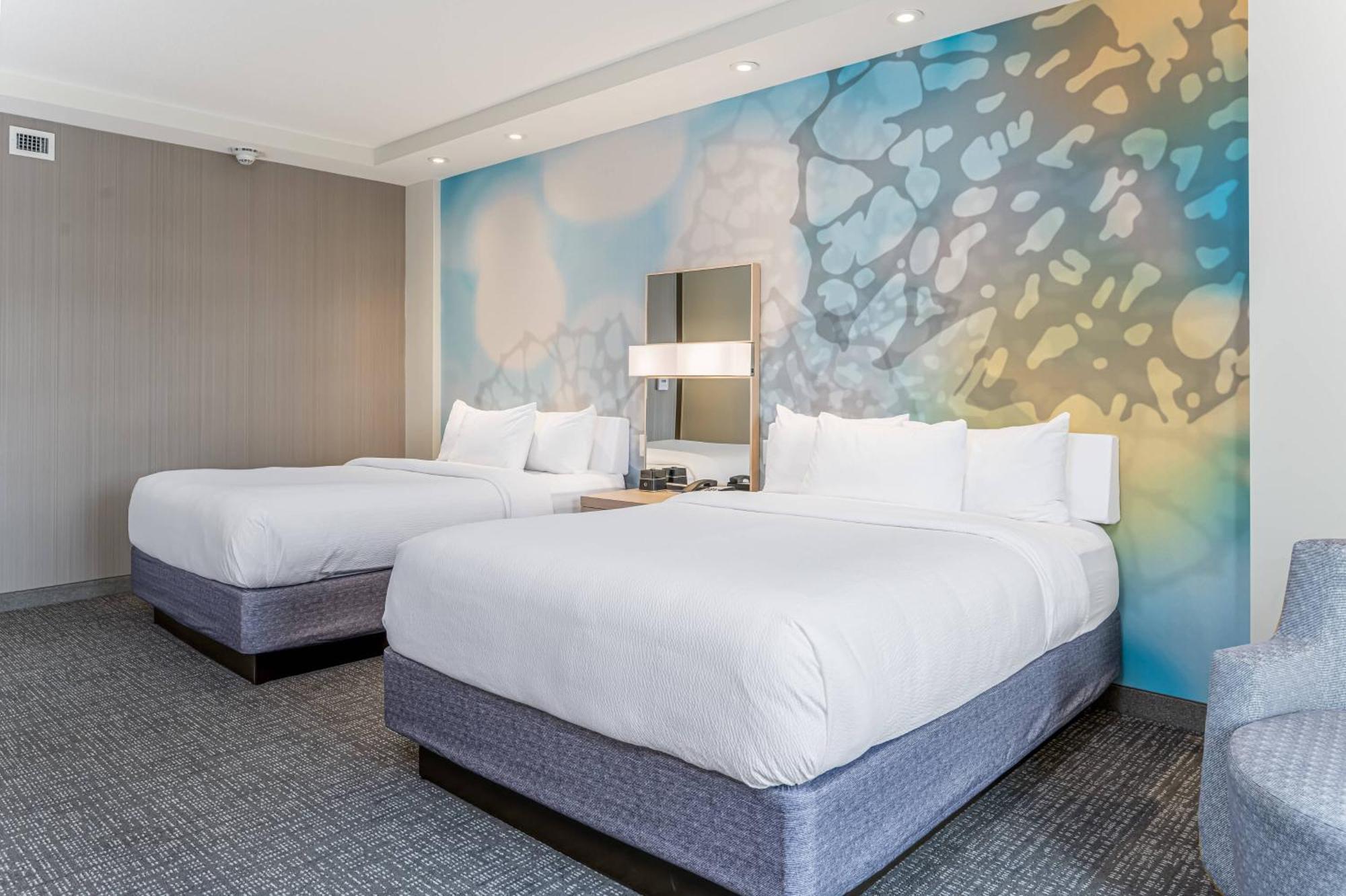 Queen Room Two Queen Beds Hearing Accessible