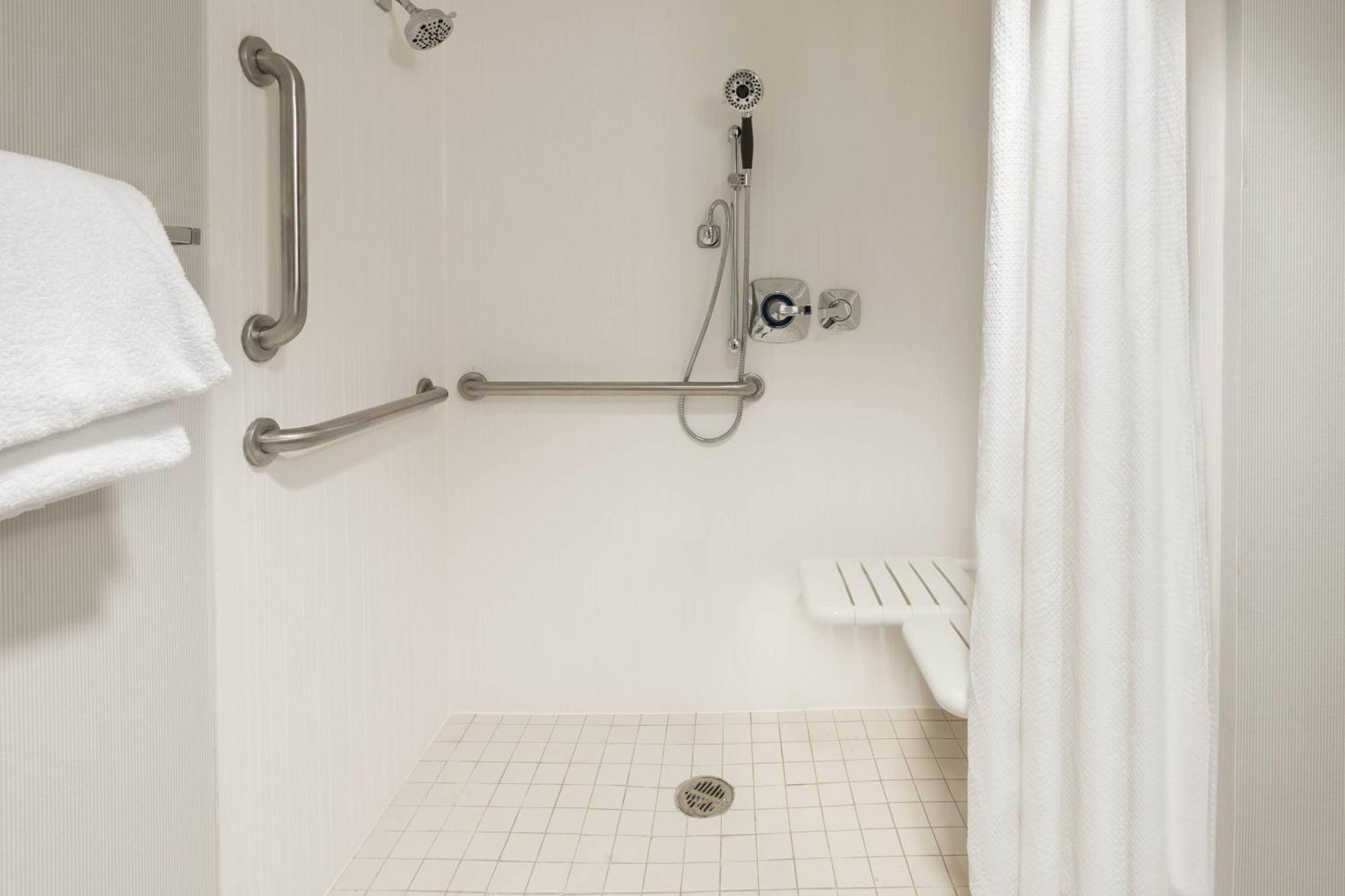 King Room,1643162045:JPEG