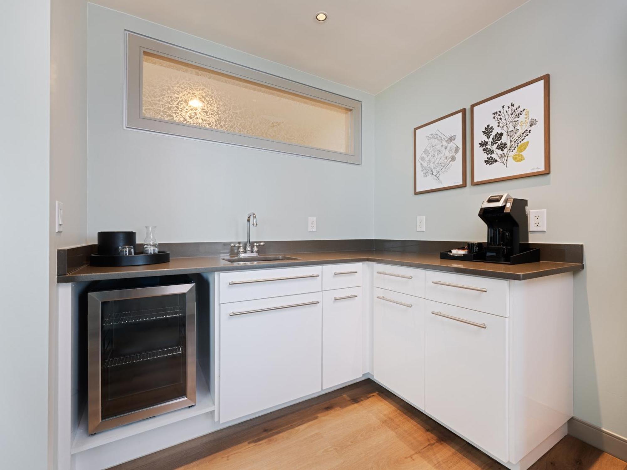 One-Bedroom King Suite Panoramic View
