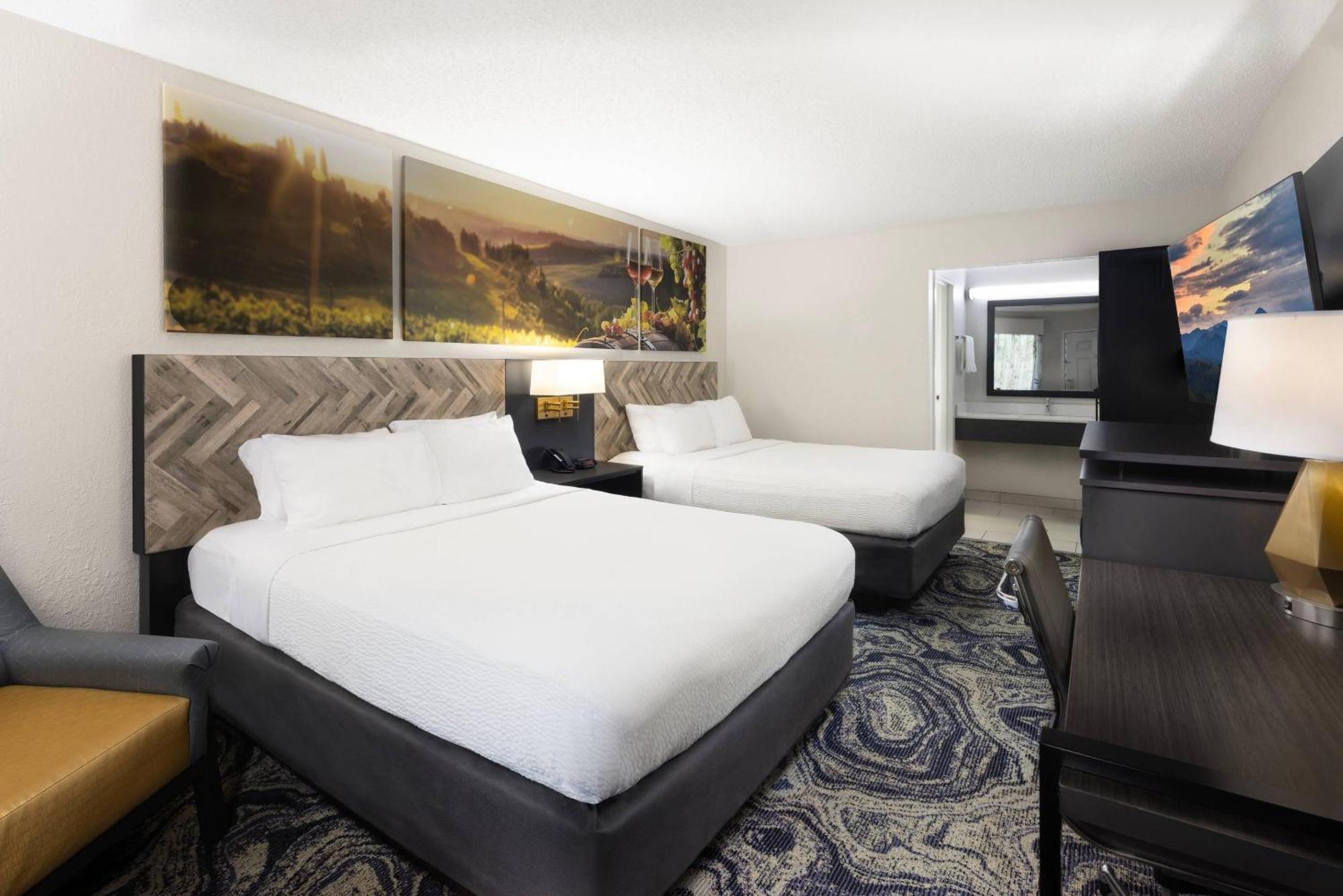 Queen Room Two Queen Beds Non-Smoking