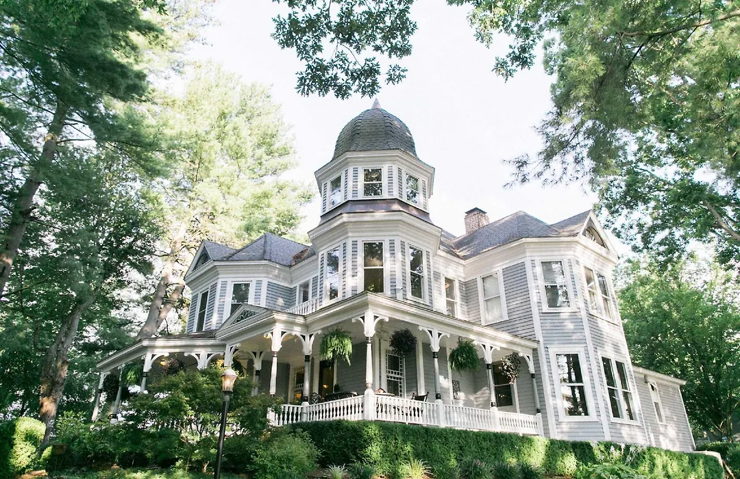 Biltmore Village Inn B&B-1
