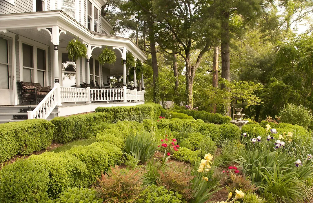 Biltmore Village Inn B&B-1