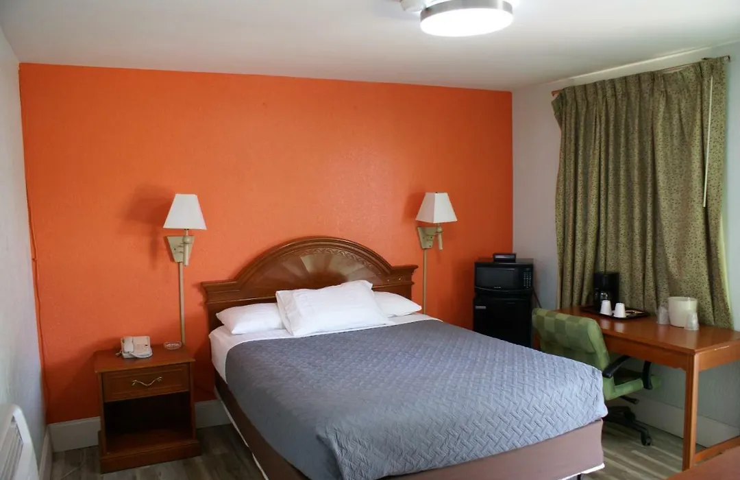 Whispering Pines Motel - Asheville-1