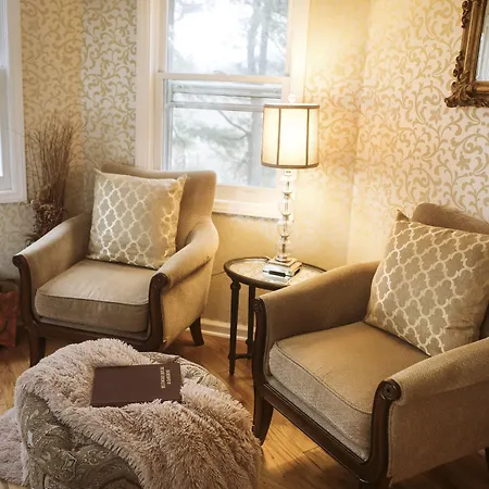 Biltmore Village Inn B&B-2