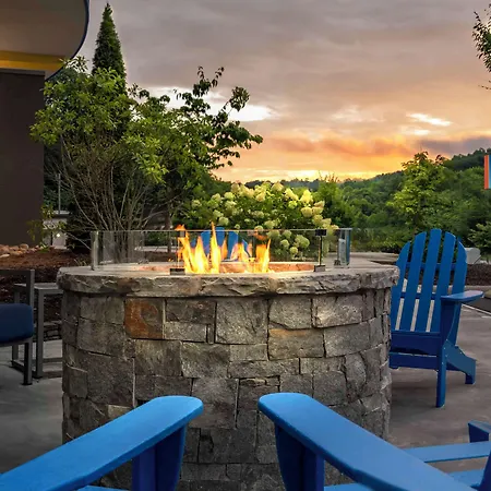 Glo Hotel Asheville-Blue Ridge Parkway-2