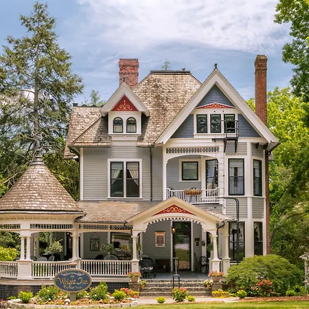 1899 Wright Inn And Carriage House-3