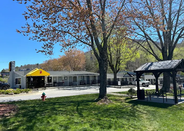 Super 8 By Wyndham Asheville/Biltmore