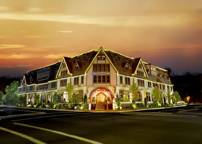 Grand Bohemian Lodge Asheville, Autograph Collection