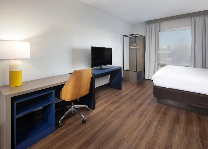 Comfort Suites Outlet Center Asheville